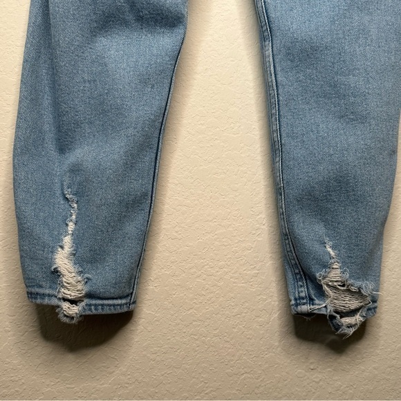 Hollister Women's High-Rise Mom Distressed Jean- Sz 11R - Picture 11 of 11